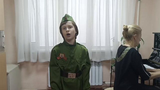 Маркив Михаил "Лизавета"
Муз. Н. Богословского
Сл.  Е. Долматовского