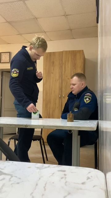 На шоколадочку Андрюх 🤣 МЧСовские подколки