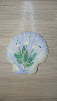Рисунок акрилом на ракушке