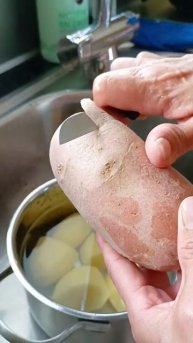ASMR/How to peel potatoes #shorts #videos #viral #trending