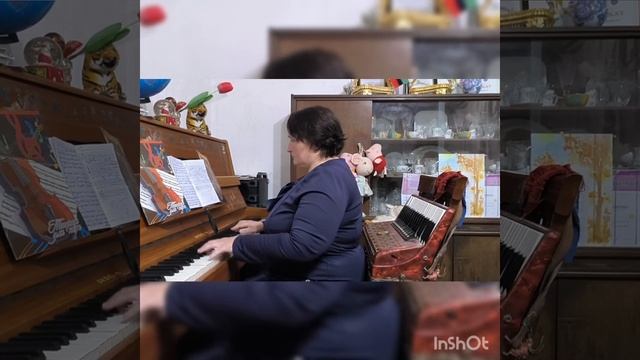 Моя новая песня "Сильна Россия", стихи Сергея Лобанова, музыка Анны Александровой, исполняю я сама.