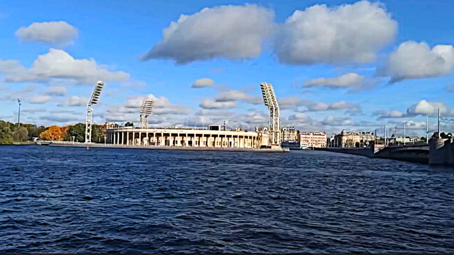 Набережная Макарова в Санкт-Петербурге