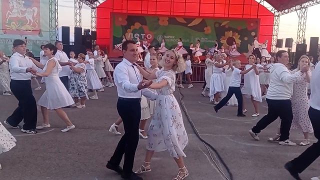 🌷100 человек танцуют Серебряно-Прудский вальс🌷Серебряным Прудам 100 лет🎇С юбилеем!🌷