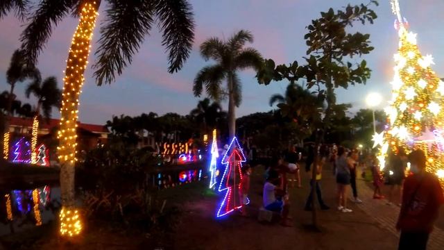 Pailaw sa Lipa City Community Park  (game of lights and water fountain)