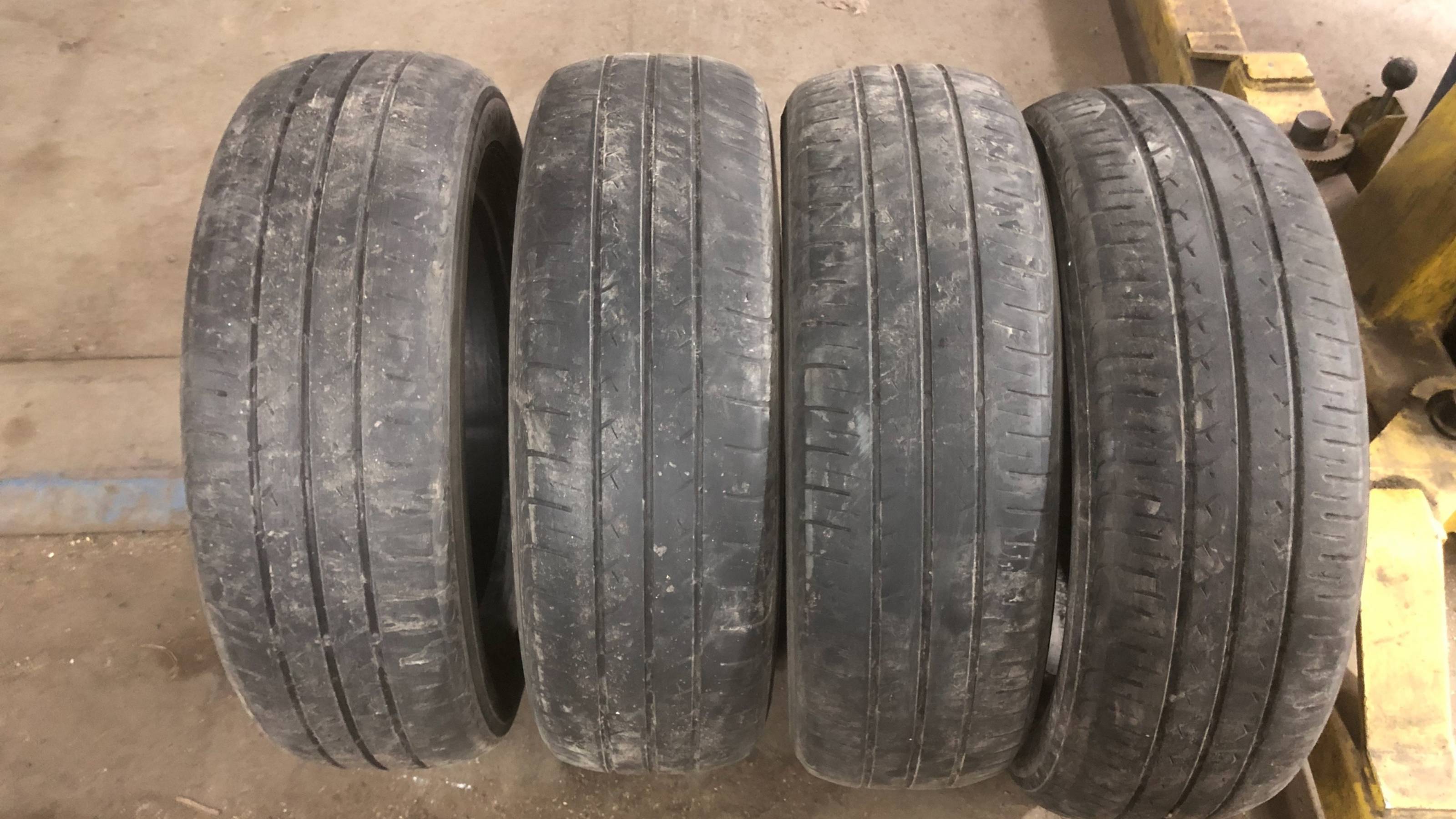 Шина б/у Yokohama Bluearth AE01 185/65 R15 88T