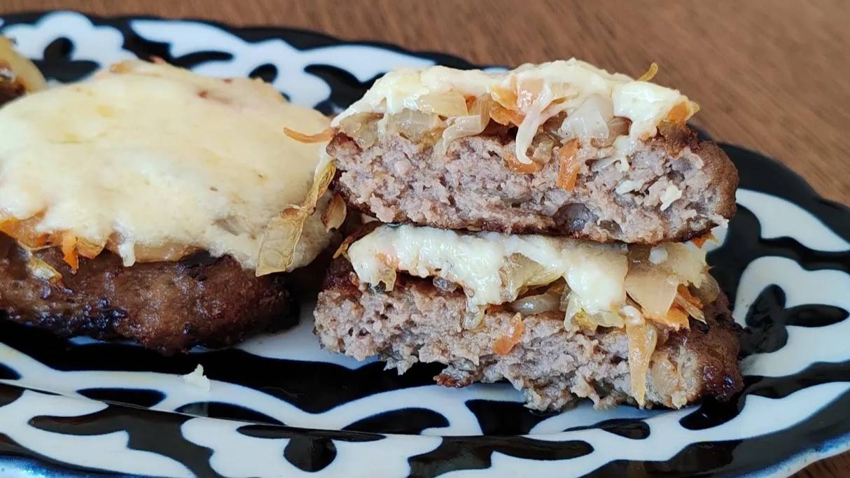 Котлеты. Рецепт котлет. Котлеты в духовке. Котлеты на сковороде. Котлеты из фарша. Сочные котлеты