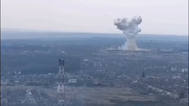 ФАБ-1500 по цели в Часов Яре