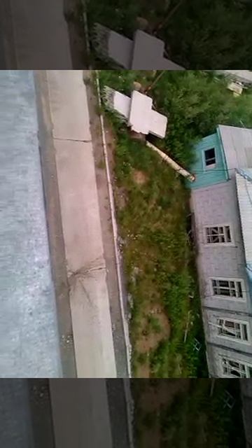Кидаем кулёк с водой с окна