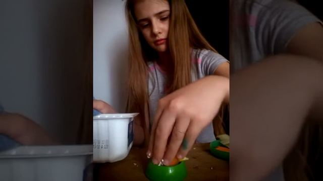 Чем я кормлю своих питомцев утром(улиток и хомяков)