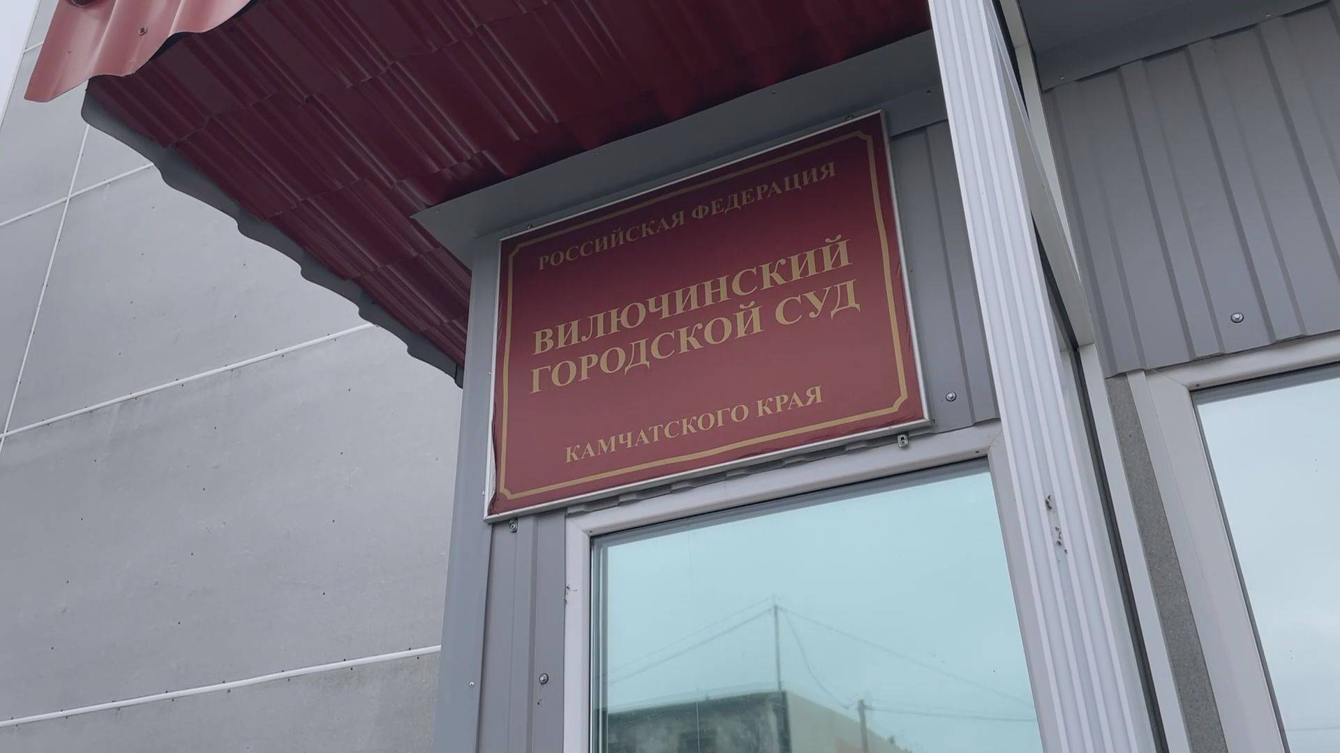 ДЕНЬГИ ПОХИТИЛИ, КРЕДИТЫ ОСТАЛИСЬ
