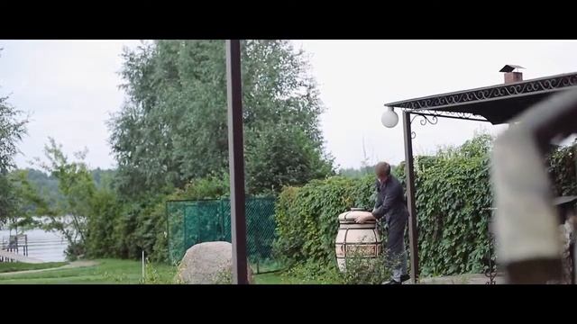 Cooking chicken in tandyr oven