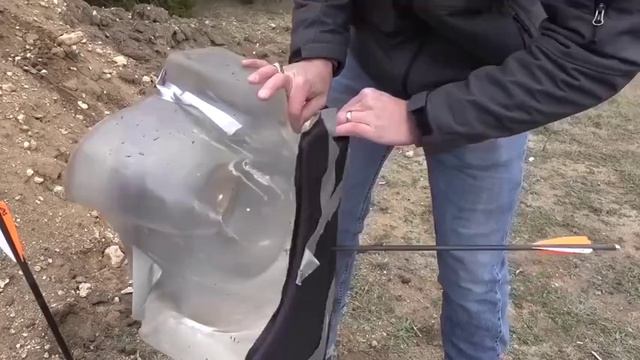 Насколько мощным и точным бывает арбалет - Разрушительное ранчо