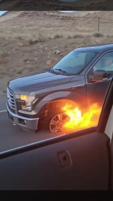 В целом Ford F-150 надежная машина. Здесь с акпп все в порядке, вот только с водителем что-то не так