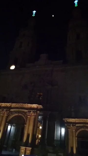 Segunda llamada a misa catedral de León gto cámara secundaria  (ponte los audífonos)