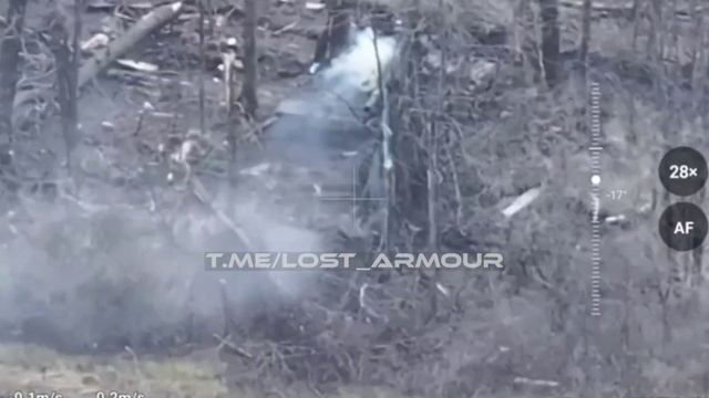 Уничтожение FPV-дронами на оптоволокне вражеского танка Т-64БВ
