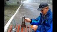 Утренний кофе с завтраком на природе в парке...