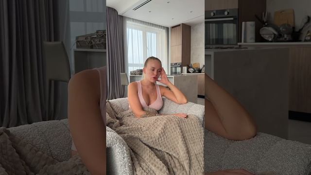 Миленка хвастается своими заработками 🙄
