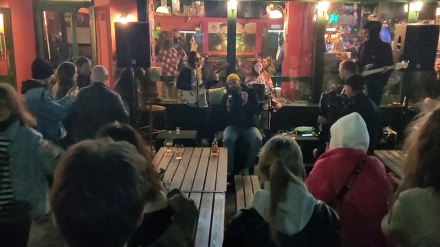 Тусовка Академ ☺️. Clever pub ☘️ Кавер-группа "Для меня" (For me band). 🎺 Шёл по лесу, слышу музыку
