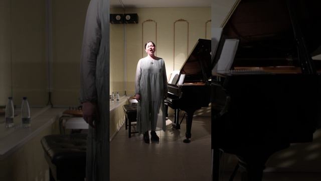Сама иду по каменю