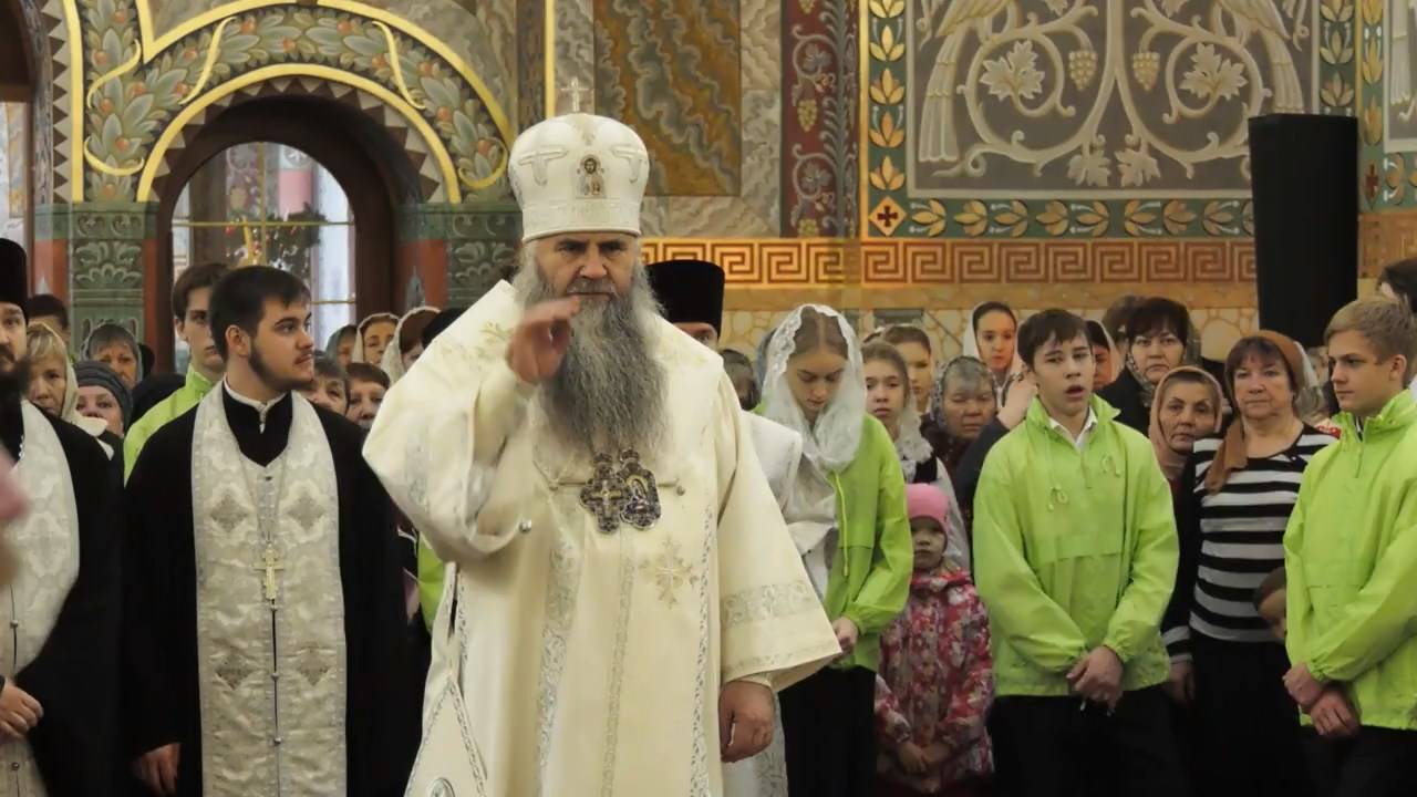 2025 01 13 В один из дней Рождества митрополит Георгии совершил Божественную литургию в соборе.