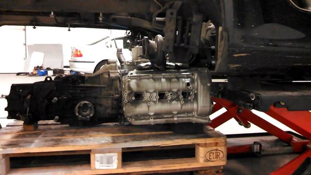 Bi- Turbo Boxermotor im Porsche Boxster.