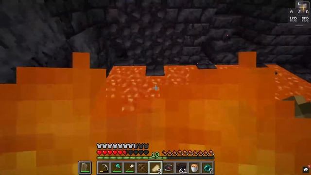Minecraft Manhunt, But I Can Track The Hunter…