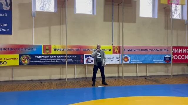 "Встанем"