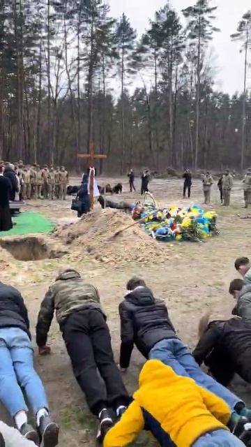 НЕ РАБЫ - Обстановка на похоронах !!!