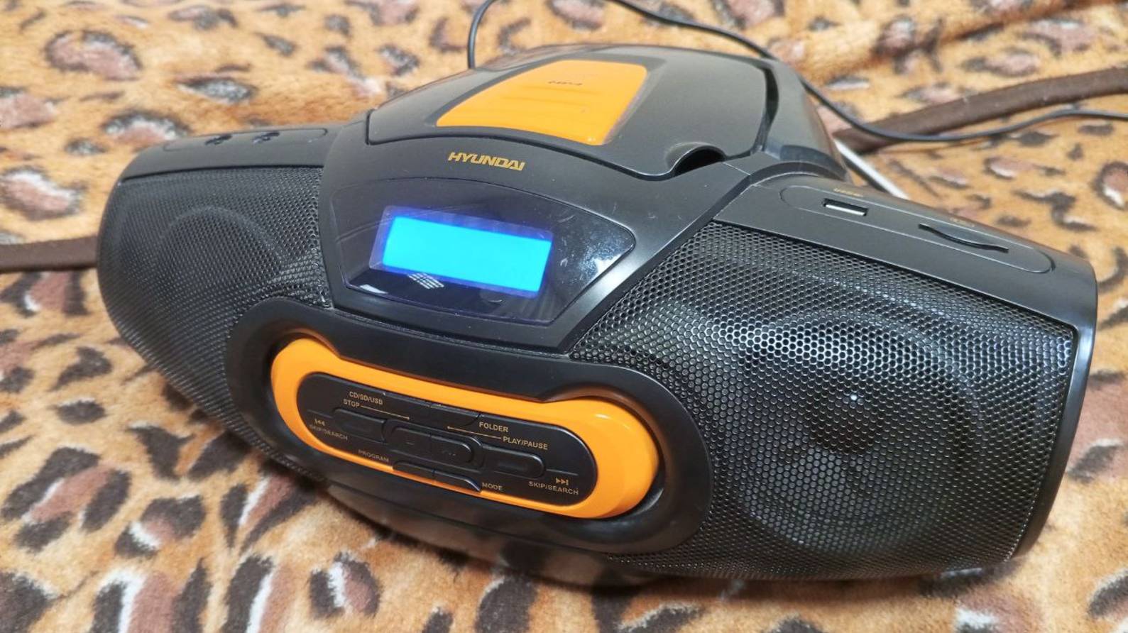 магнитола CD MP3 USB AUX FM Hyundai H-1430