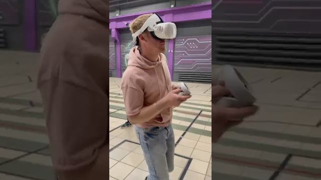 Впервые побывал на формате Виртуальной реальности. Нам с друзьями очень понравилось.