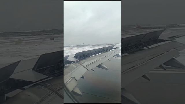 С днём космонавтики 🚀✈️посадка самолёта ,браво лётчикам ✈️🤝❤️