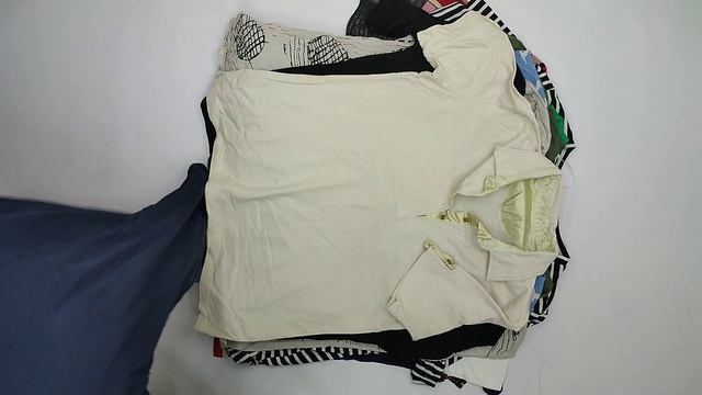 23487 Футболки женские большие размеры LADIES T-SHIRTS XL ITA (extra) 1пак 24.7кг 8.2€/кг 131шт