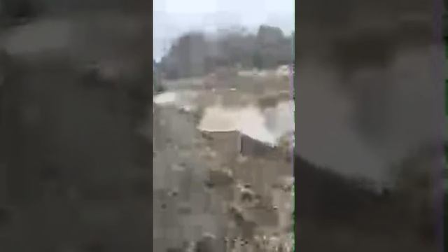 А река течет! Вечерело в деревне.