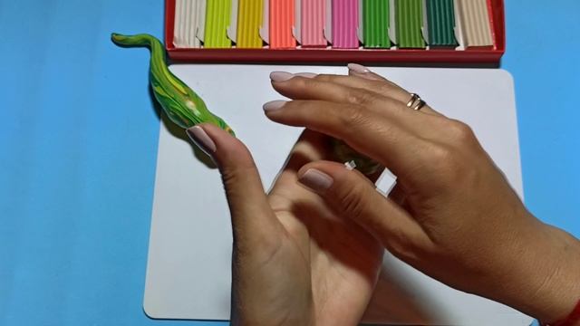 ЛЕПИМ ИЗ ПЛАСТИЛИНА ЯЩЕРИЦУ