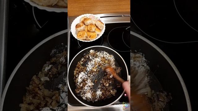 Мясные тефтельки в грибном сливочном соусе