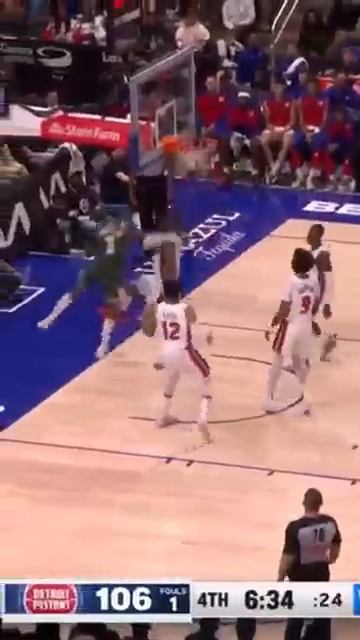 KPJ gets on that rim!