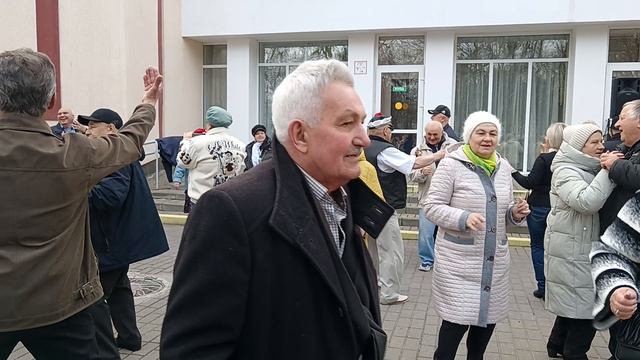 Налетели вдруг дожди.... 12.04.25 Гомель парк Луначарского 🥰💫