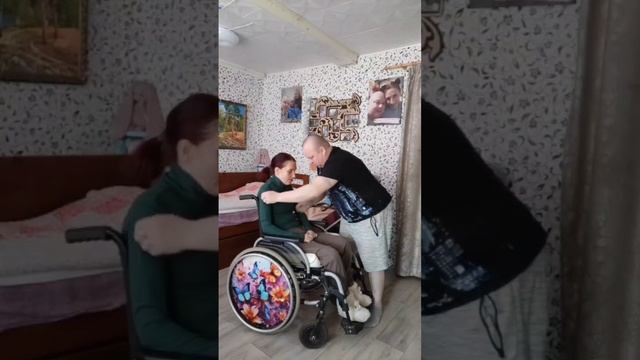Так я собираю Катю на прогулку