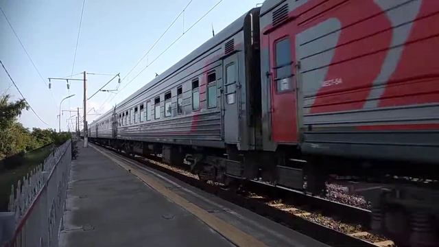 ЭП1-349 с пассажирским поездом