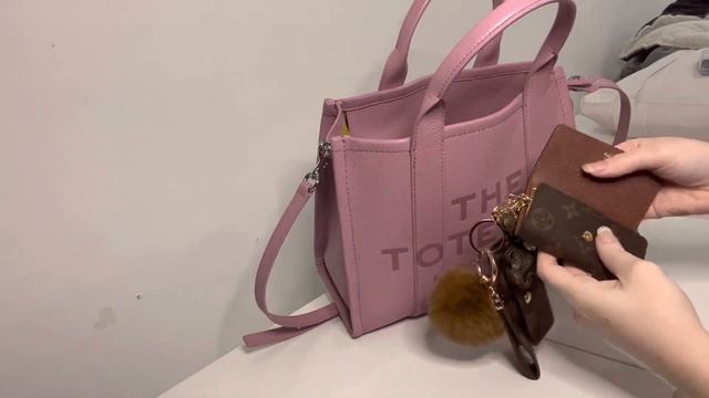What’s In My Bag? Marc Jacobs The Tote Bag (Medium in Lilas)