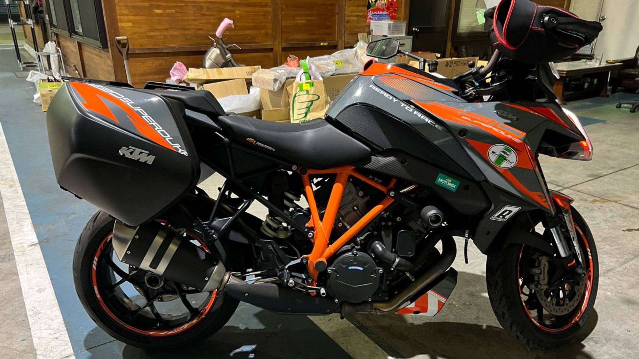 KTM 1290 SUPERDUKE GT - VBKV69409K918276