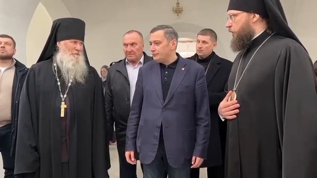 Врио Губернатора Курской области, Александр Хинштейн посетил православную обитель