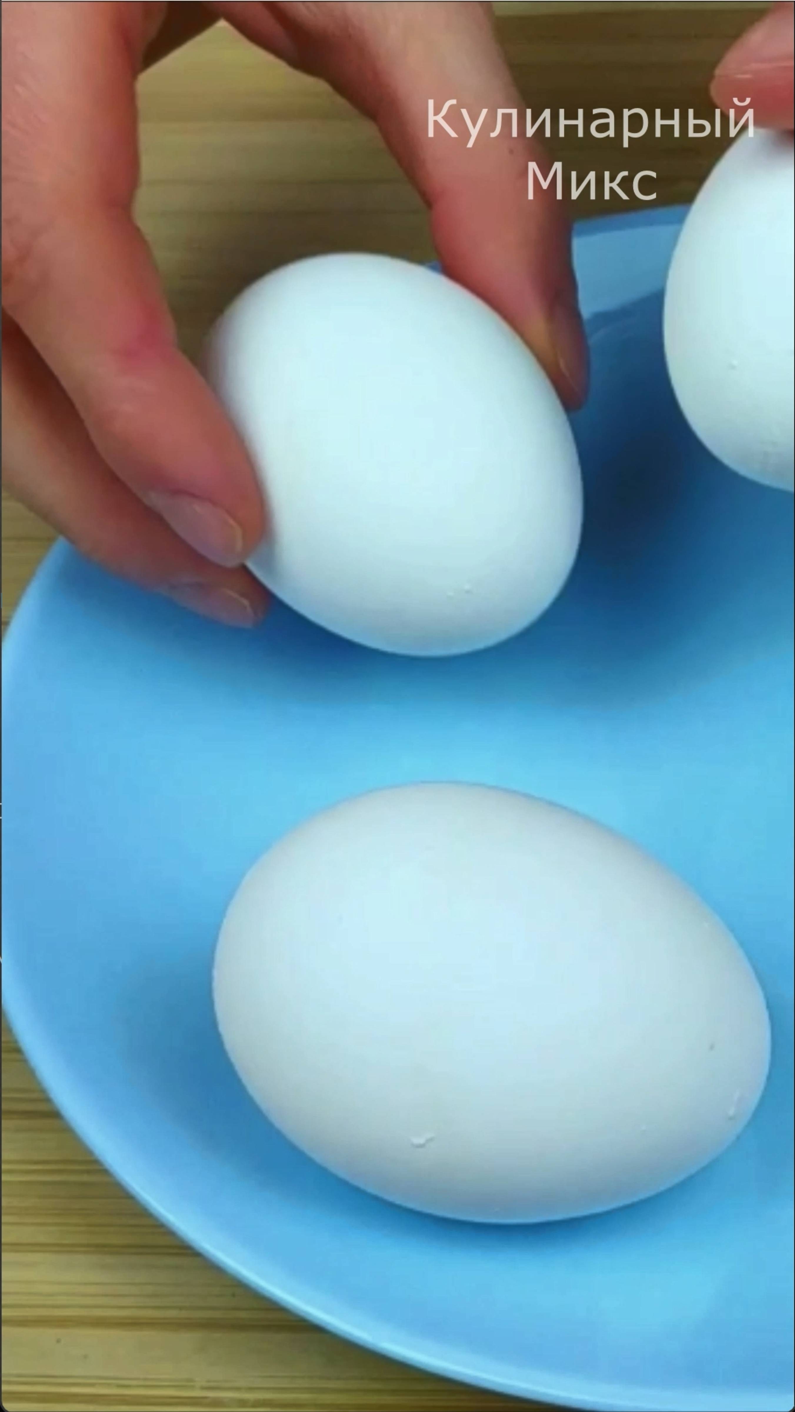 У меня яйца не трескаются и легко чистятся (делюсь маленькими хитростями, как варить правильно)