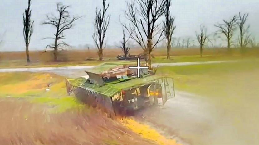 Минобороны показало кадры уничтожения боевой техники ВСУ в Сумской области