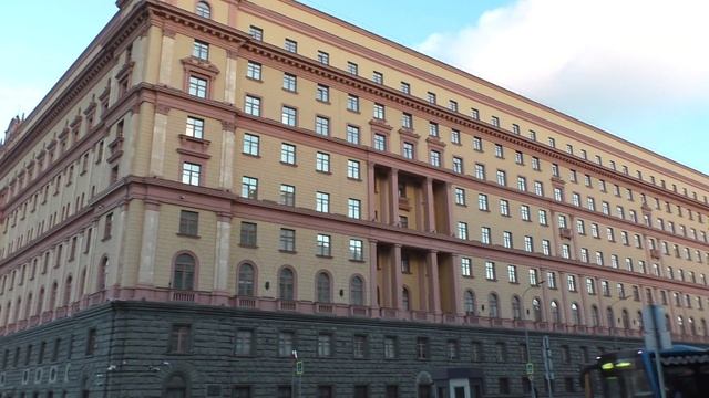 МОСКВА. ЛУБЯНКА. К ДНЮ СМЕРТИ  ПОЭТА!  Памятник-бюст В.В. Маяковского.