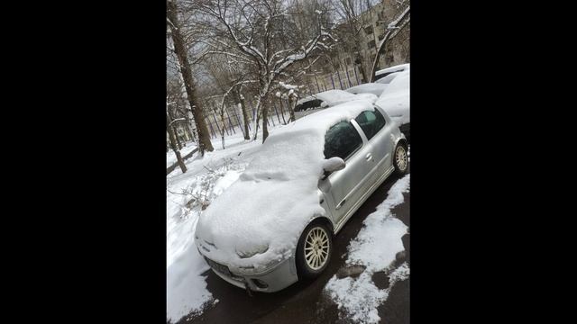 Renault Clio Sport 2, на лете в снегопады.