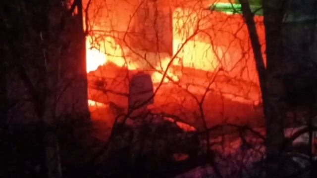 Молодой человек в возрасте 21 года совершил поджог четырёх автомобилей сотрудников правоохранительны