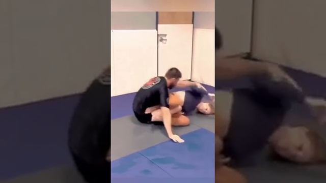 Сперва подумал срамота