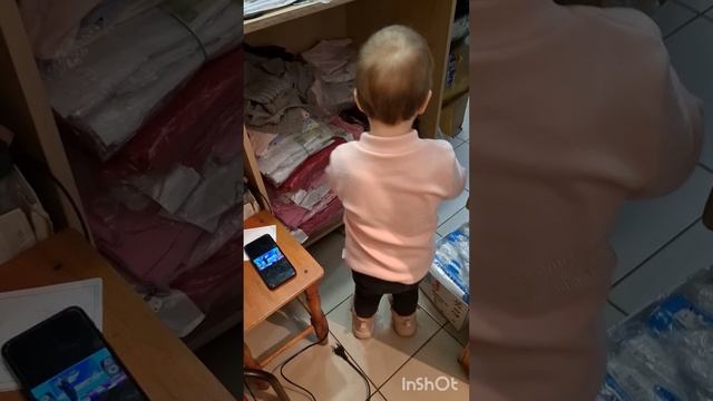Помогаю маме на работе не сойти с ума😄🤯