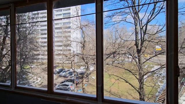 ПРОДАЕТСЯ двухкомнатная квартира в районе Раменки города Москвы на Мосфильмовской улице